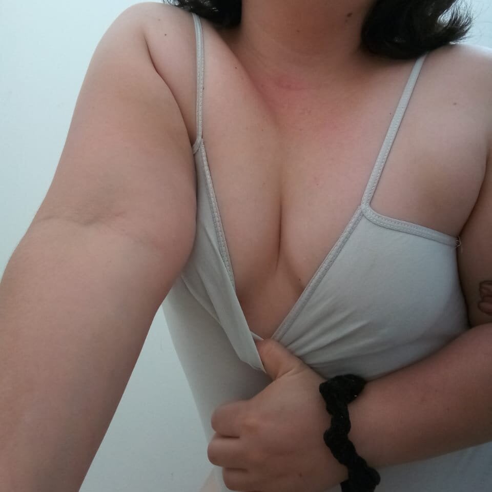 Live sex webcam photo for abigail_curvy #289905214