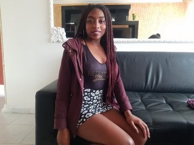 LUNA_CUM - striptease ebony