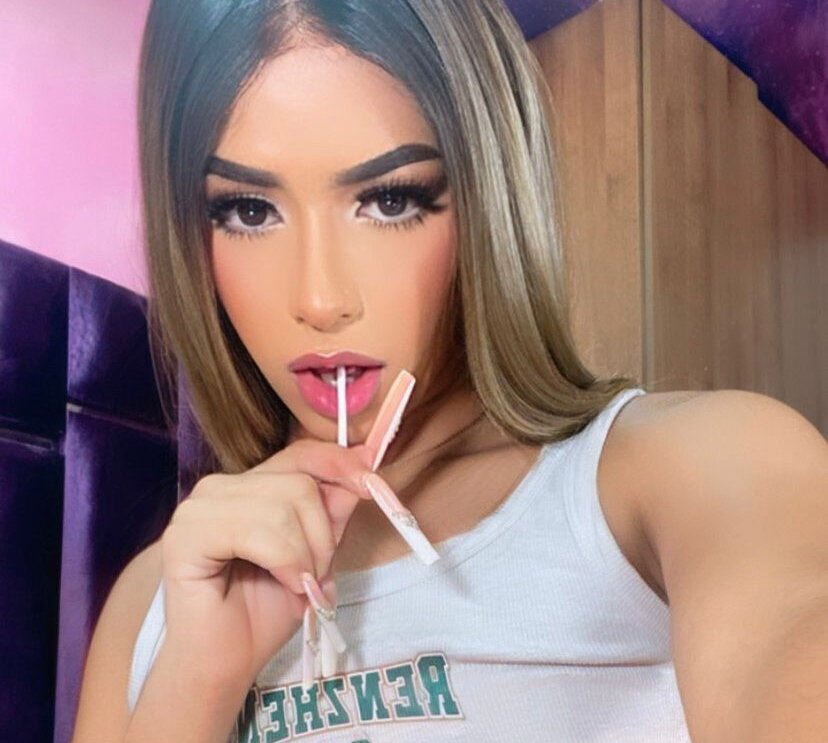 Live sex webcam photo for Ariss_Rose #282606130