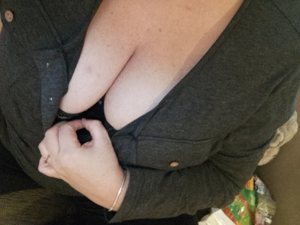 stripchat celine456788 webcam profile pic via newporncams.com