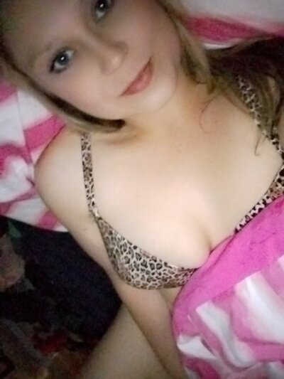 hunnie94- from stripchat