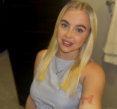 _AandH - athletic white