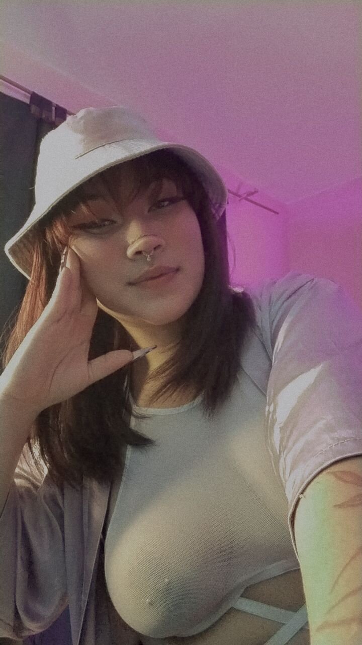 Connye__