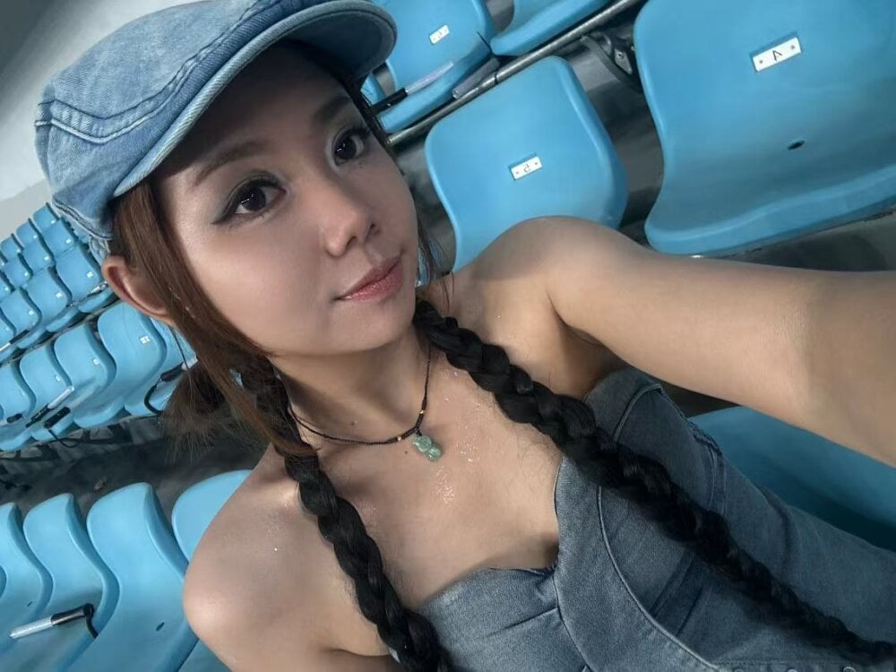 Lily771's chat room
