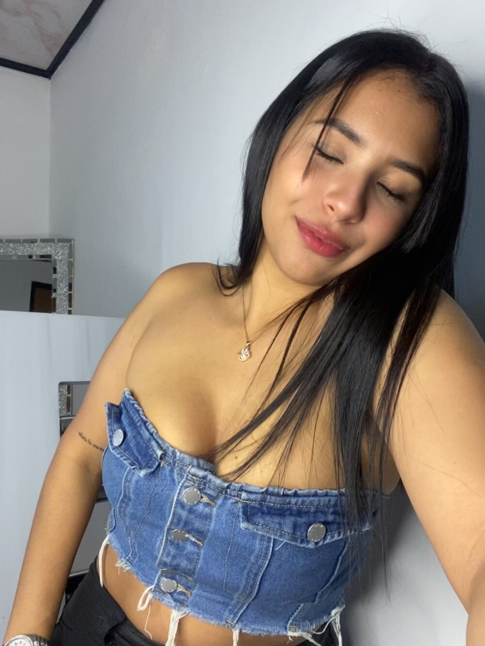 emyli-fiore profile