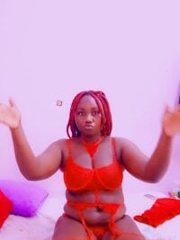 SEXYLATISHAA's webcam live show