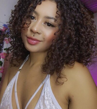 curly_anniz4_ from stripchat