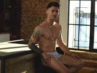 Chav gets his jack on