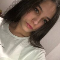 AngelaYong1's Offline Chat Room