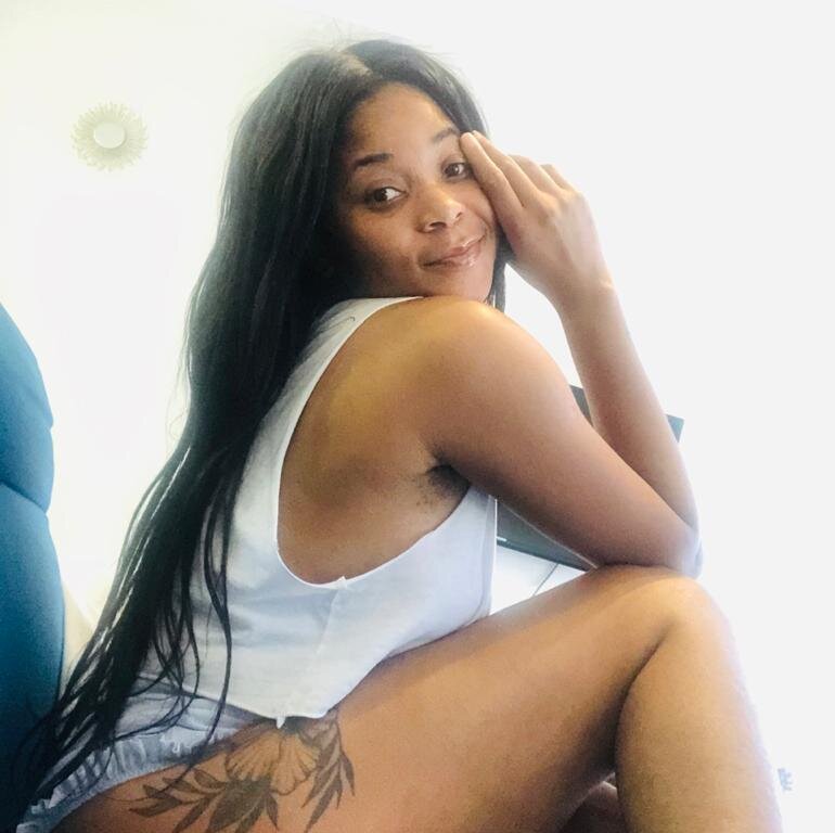 Live sex webcam photo for ZIMGIRL #290045050