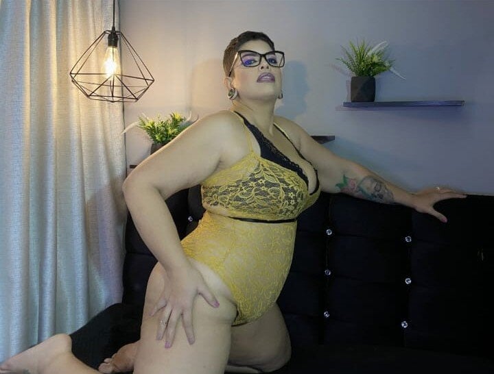 Live sex webcam photo for Aretha_Ozz1 #289915360