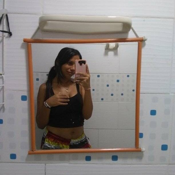 onaircams.com dafnne_old livesex profile in spanish cams