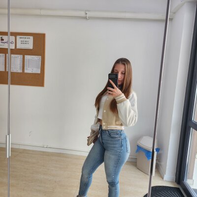 Moonelys Gallery Image 1