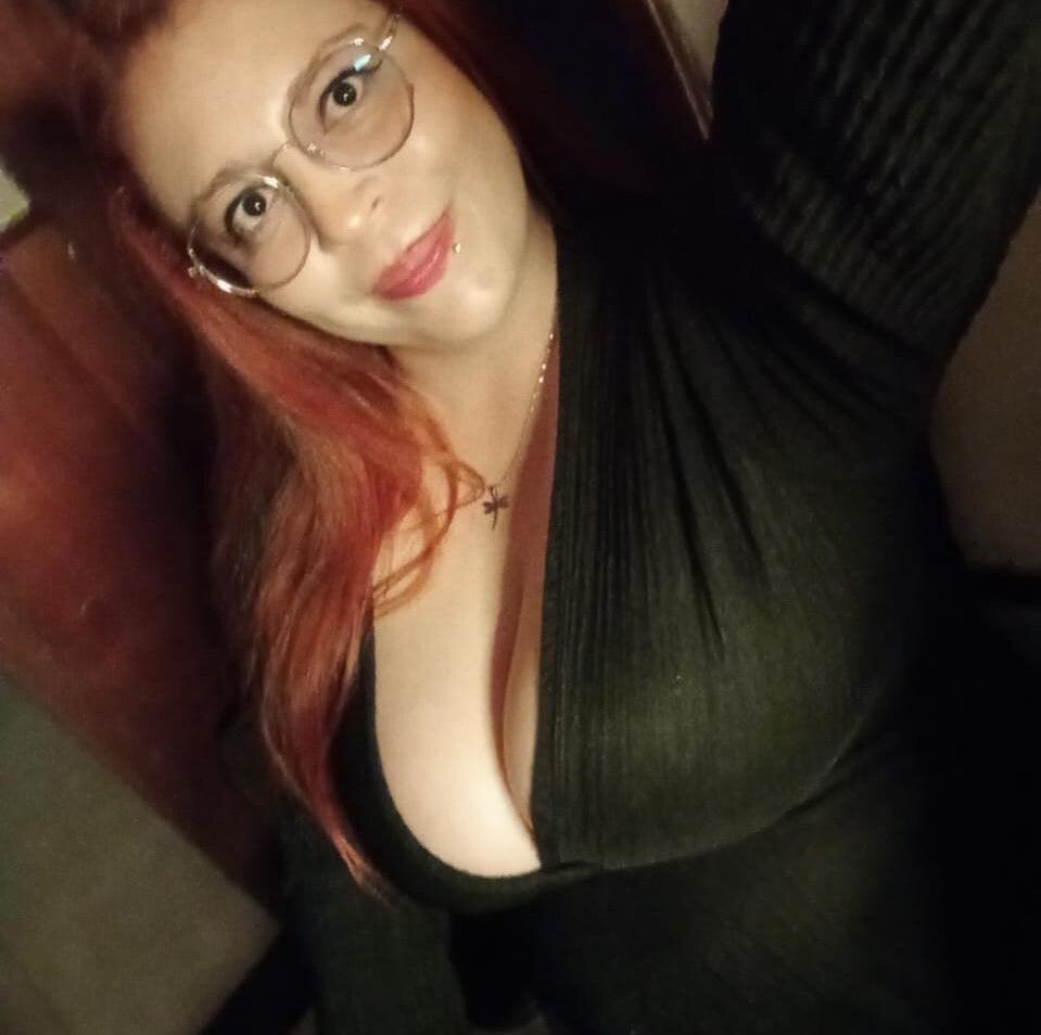 elivecams.com paris_lust_ livesex profile in curvy cams