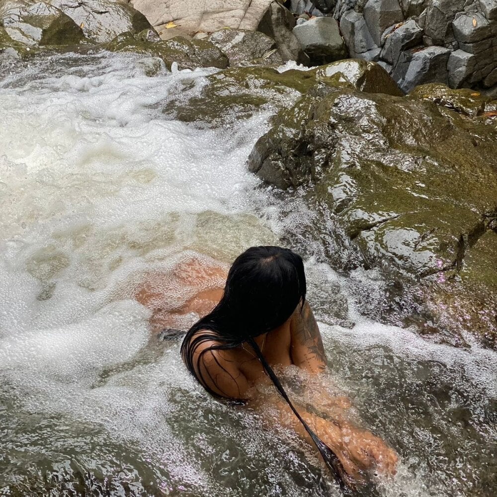 Live sex webcam photo for alinakiss_ #290079903