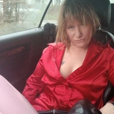 BettyDavisEyesUK on StripChat