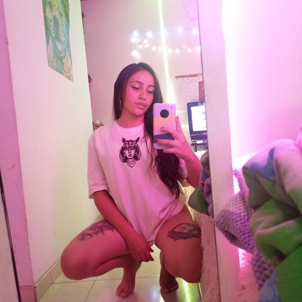 RoxxieAndrews777 profile