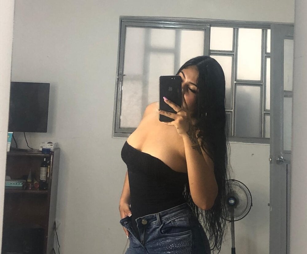 onaircams.com rousesweet livesex profile in english cams