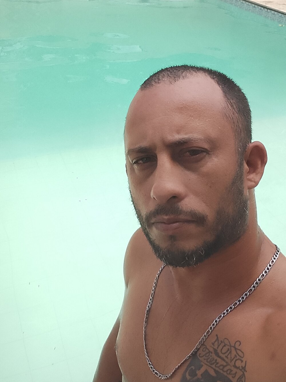 nascimento237's Offline XXX Chat