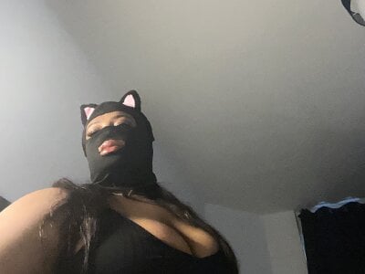 MsCurvy_RoseXX Female Deepthroat Live Cam Sex