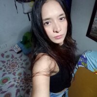Emily_collis' Offline XXX Chat