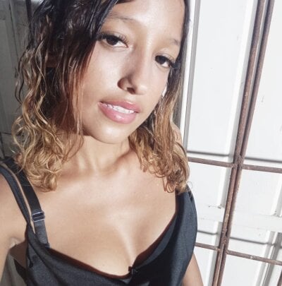 Loly_skinny10 on StripChat