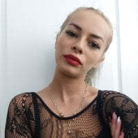 WildPussyBlondex's Offline Chat Room