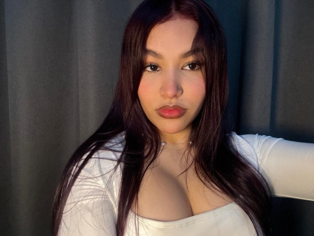 stripchat amber__moon1 webcam profile pic via grannylivesexcams.com