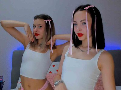 sweetstepsisters from stripchat
