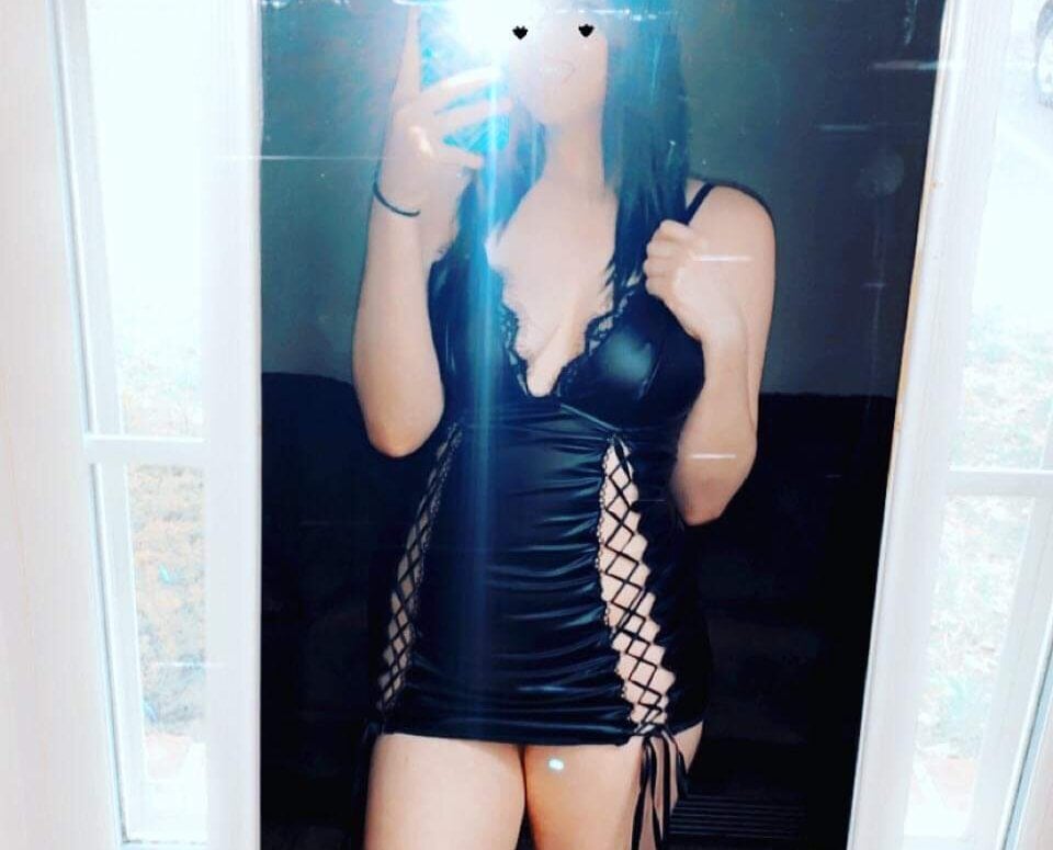 elivecams.com daddysgirl4204 livesex profile in curvy cams