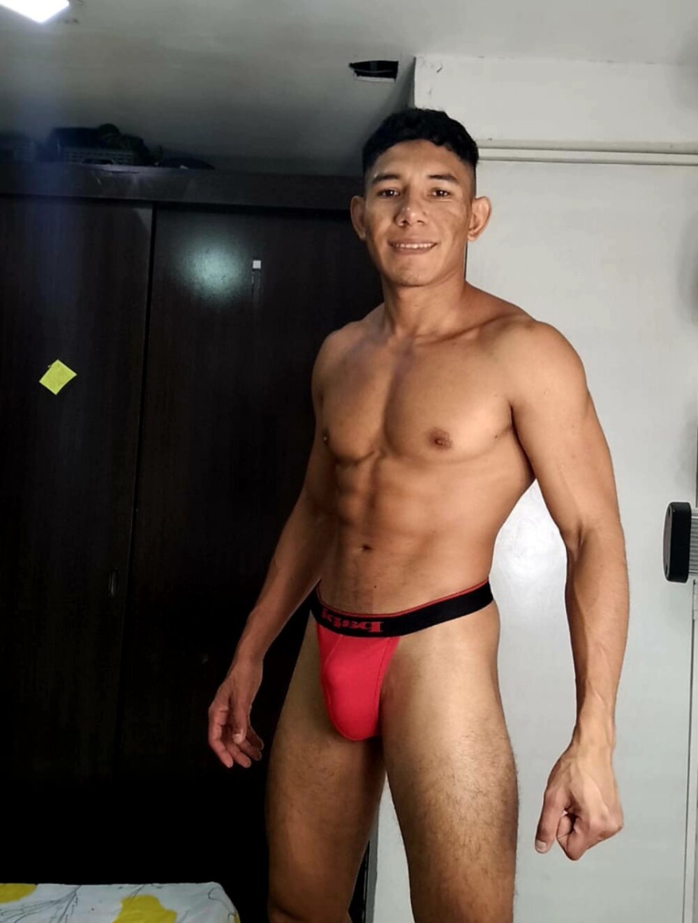 TonyVelez's Offline XXX Chat