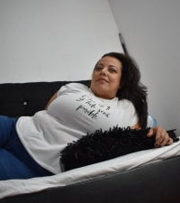 christalescobar's Offline Chat Room