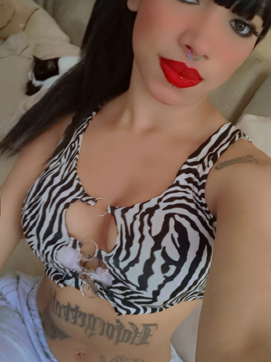Liah_Marthina live cam model at StripChat