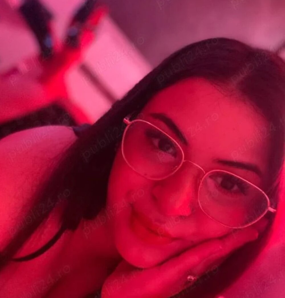 elivecams.com Alina69On livesex profile in roman cams
