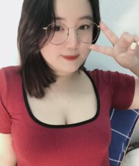 Bellie2k5's Offline Chat Room