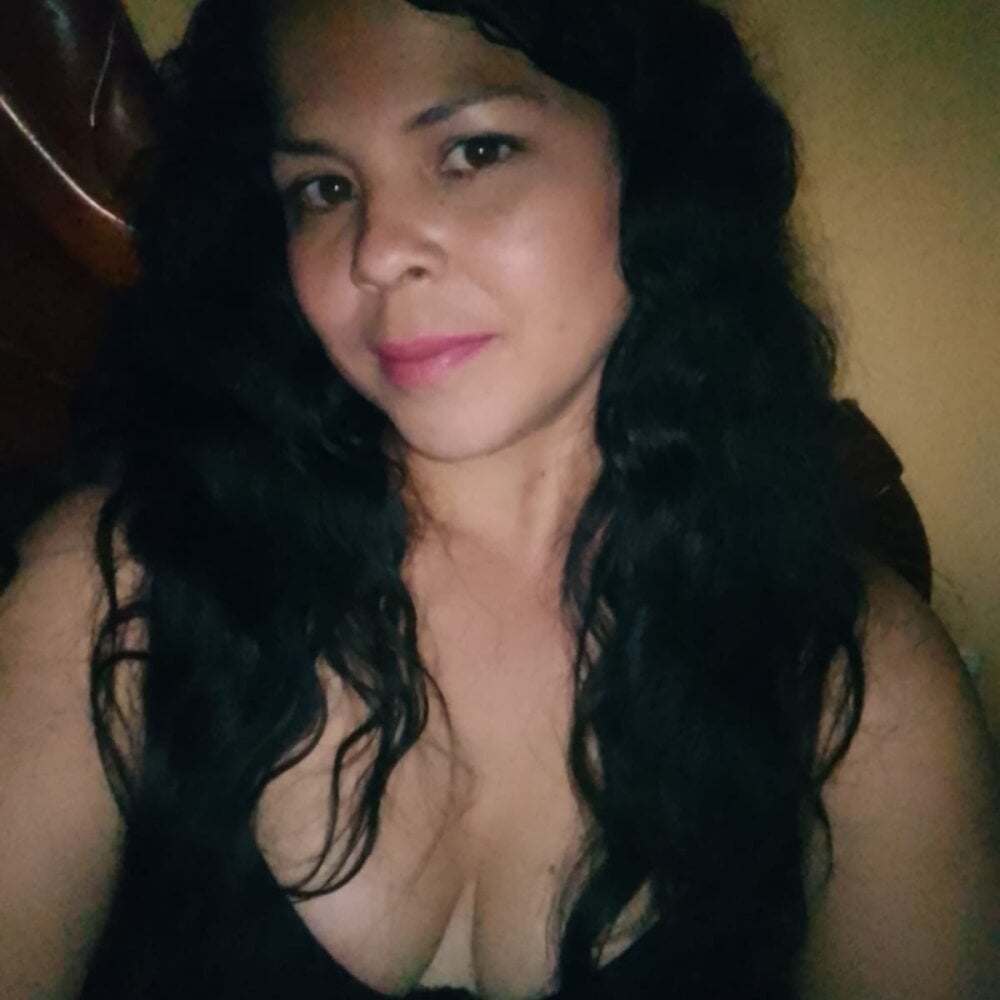 livesex.fan lola314 livesex profile in curvy cams