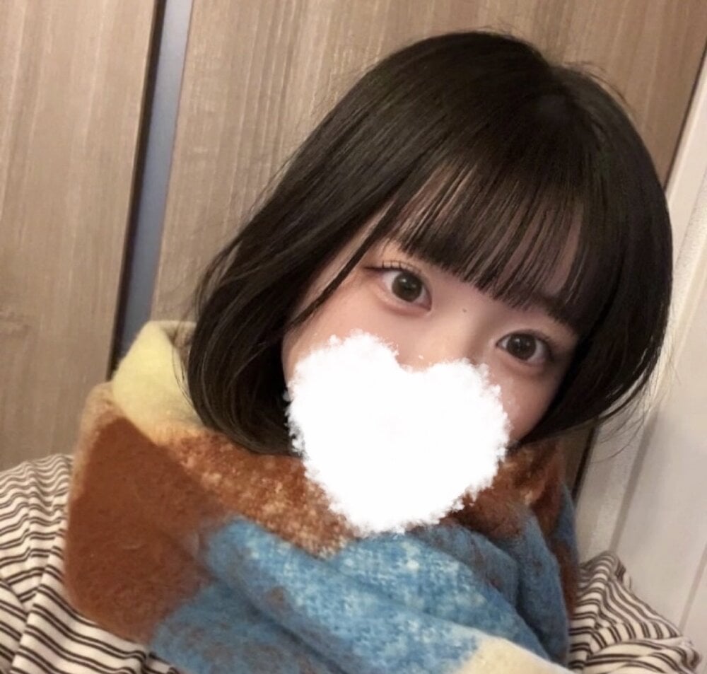 ar__ree__chxoxoのマンコが愛液で輝く！