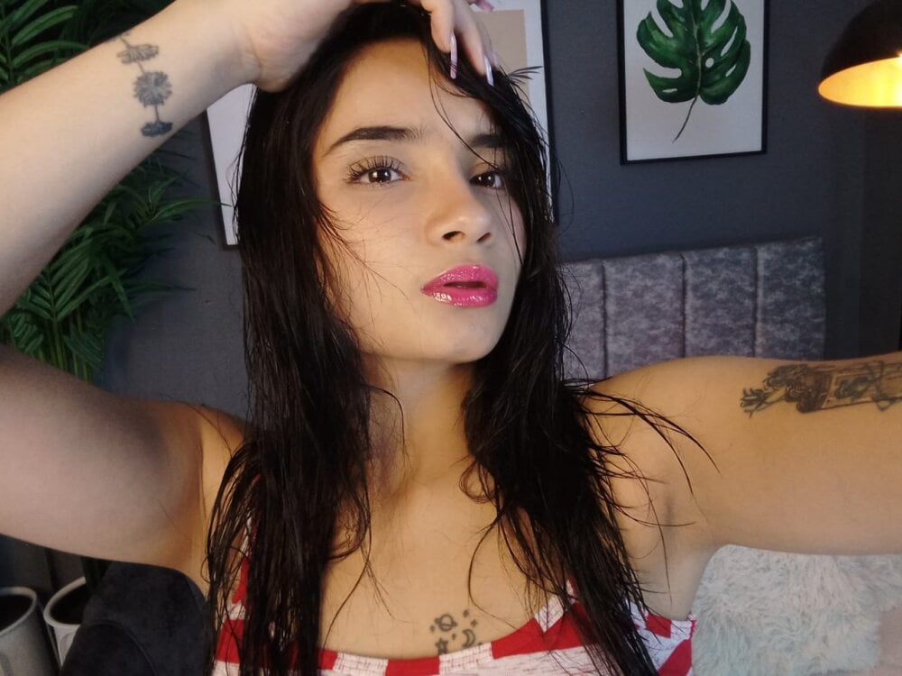 artegirls live cam model at StripChat