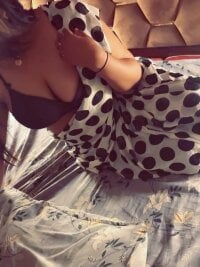 yours-ishika's Webcam Show