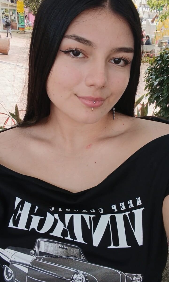 livestrip-joy.com kaguya_black livesex profile in spanish cams