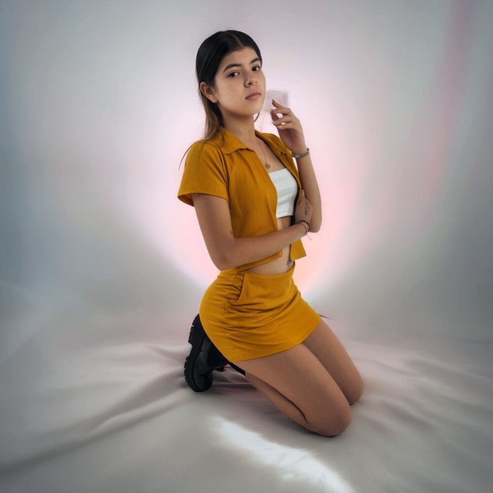 Maddy_bennet's Offline XXX Chat