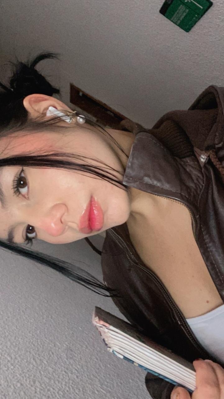 Isabellaa_whitee