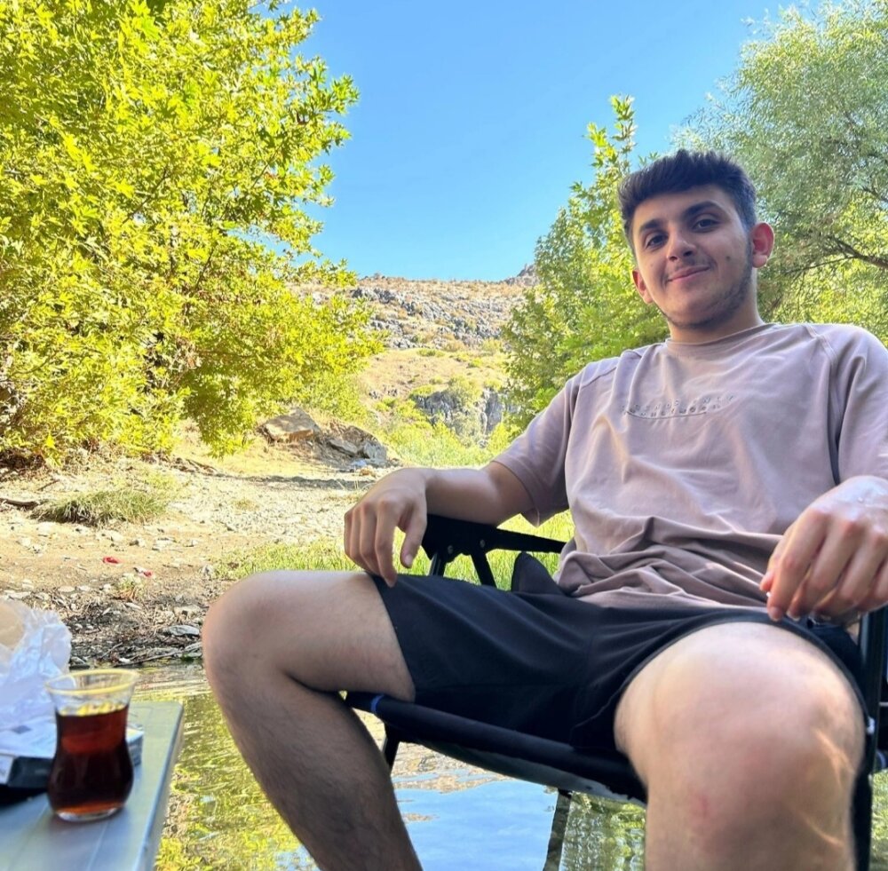 Ahmetky_1907's Offline XXX Chat