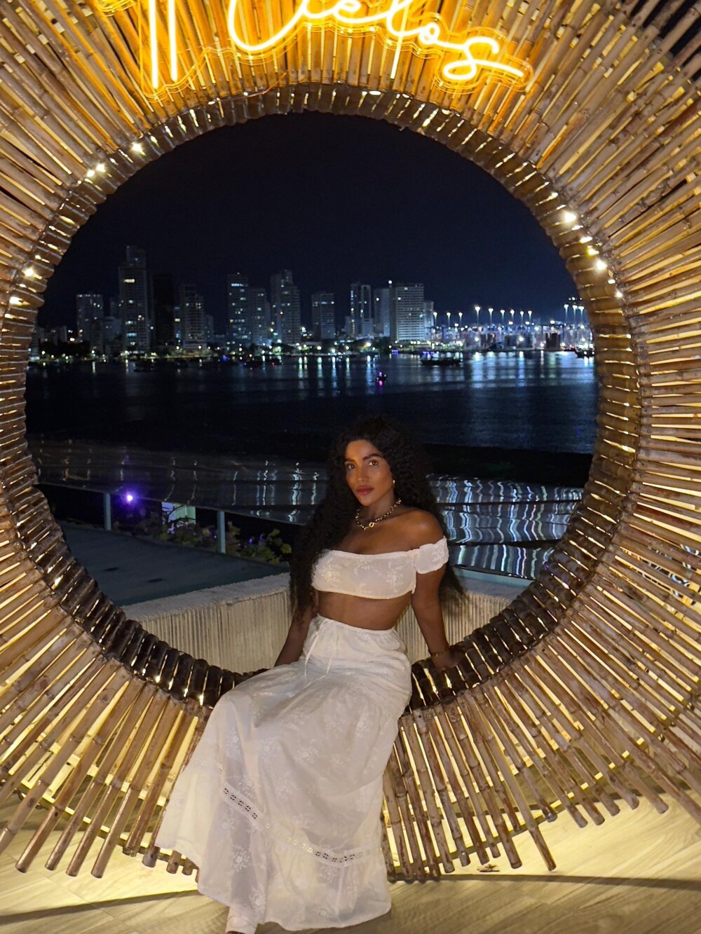 livesexr.com moonlight_j livesex profile in ebony cams