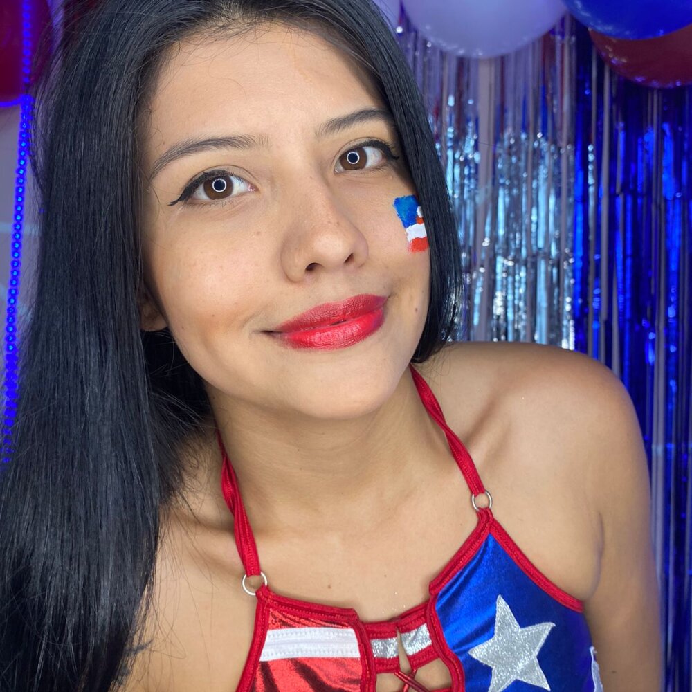 Live sex webcam photo for mayerlin_ #289990674