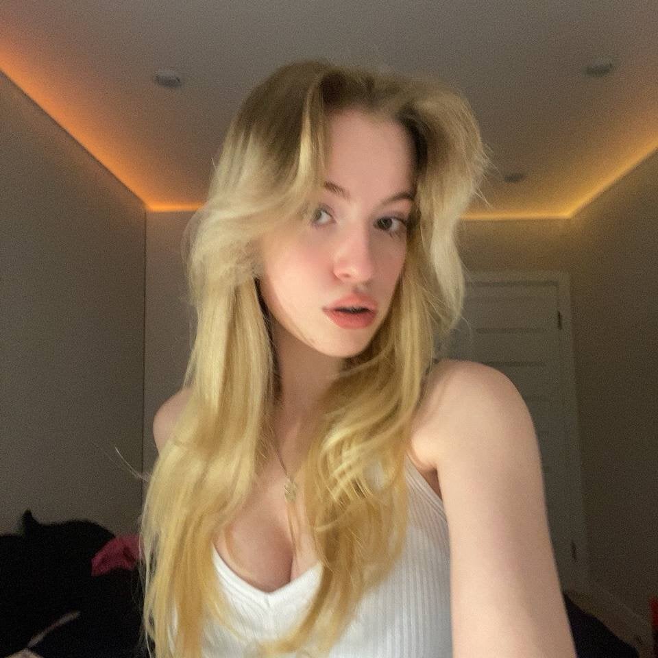 stripchat princessvikki webcam profile pic via 247camsex.com