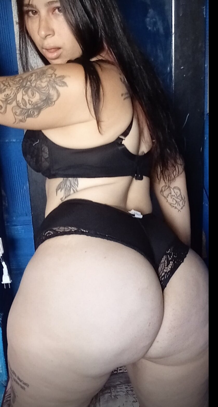 violet_ga live cam model at StripChat