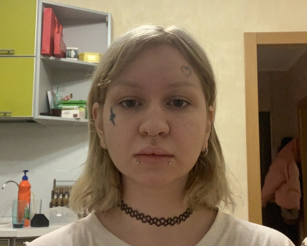 stripchat allissondr webcam profile pic via iluvcams.com