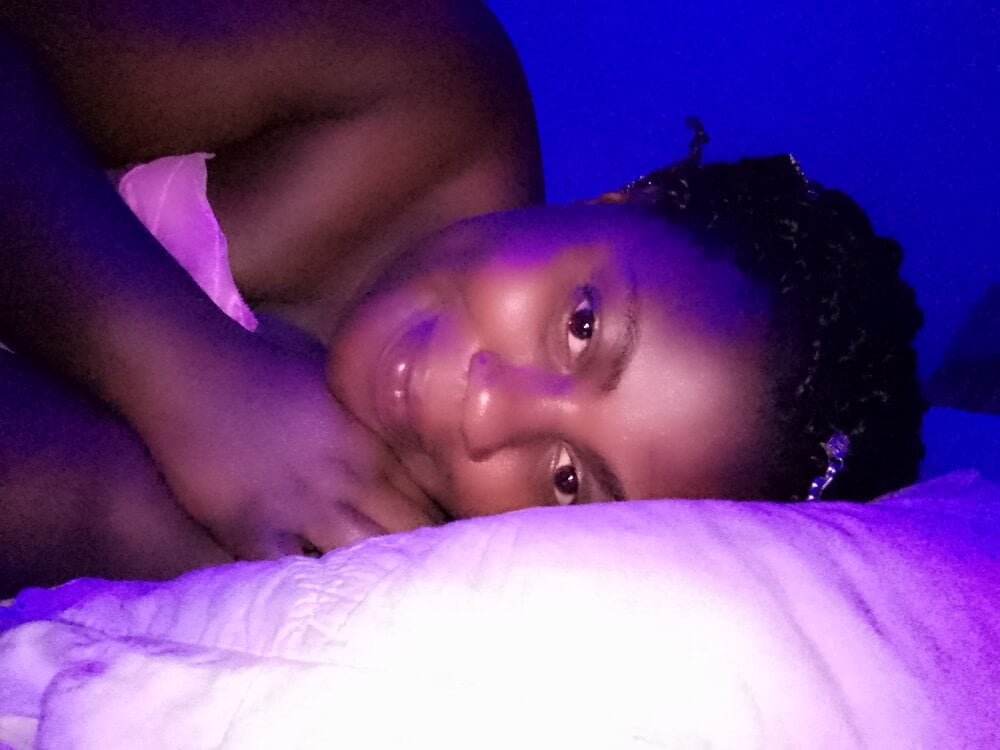 Live sex webcam photo for Lollipop_23 #278727811