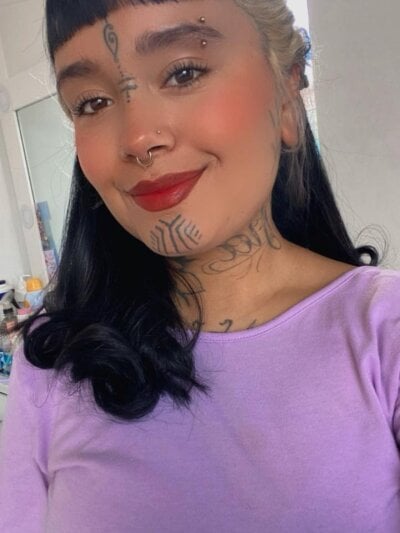 Mia_Monroe__